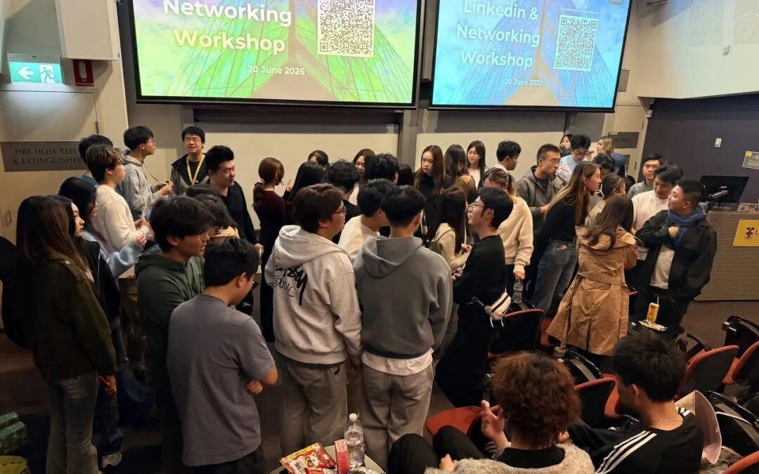 Students networking at the LinkedIn & Networking Workshop at UNSW